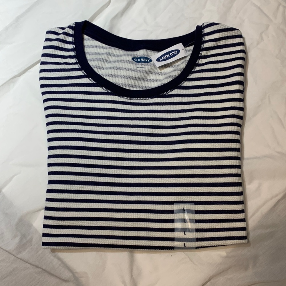 Old navy long sleeve tee